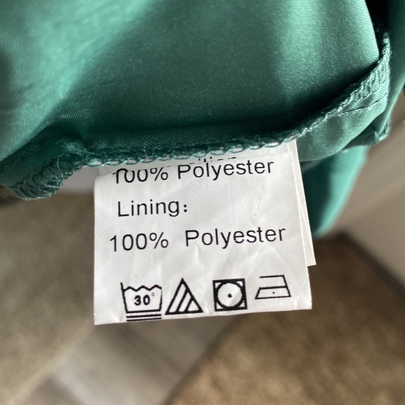 Beautiful Green Sleeveless Dress - Picture 3 of 5